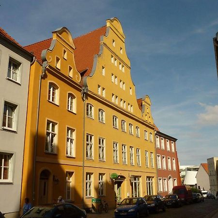 Altstadt Pension Hafenblick Штральзунд Экстерьер фото